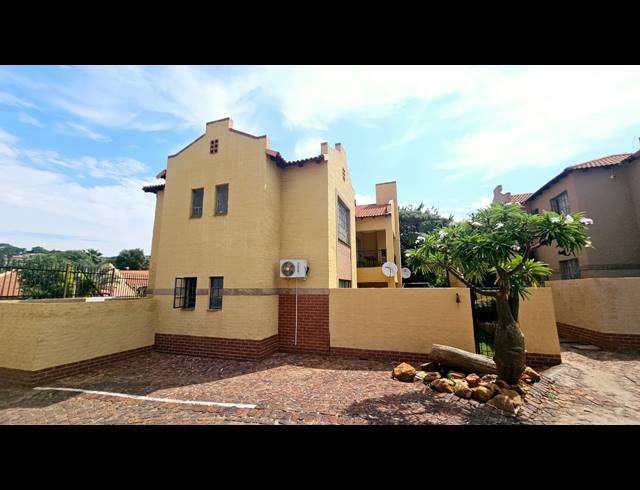 3 BEDROOM SECTIONAL TITLE FOR SALE IN SAFARI GARDENS
